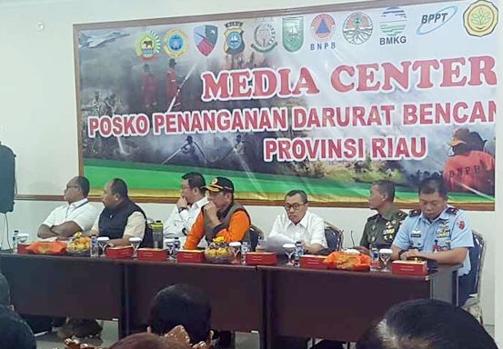 Ke Riau, Kepala BNPB Beri Semangat Satgas Karhutla